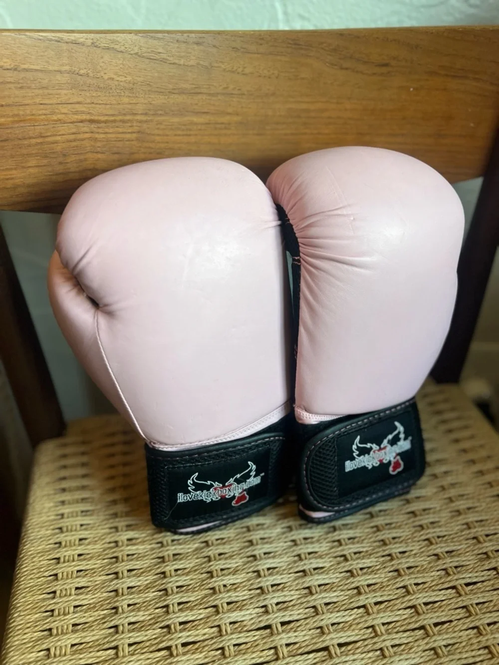 Century Boxing Gloves Pink Black Training Sparring Gloves Kickboxing Fitness